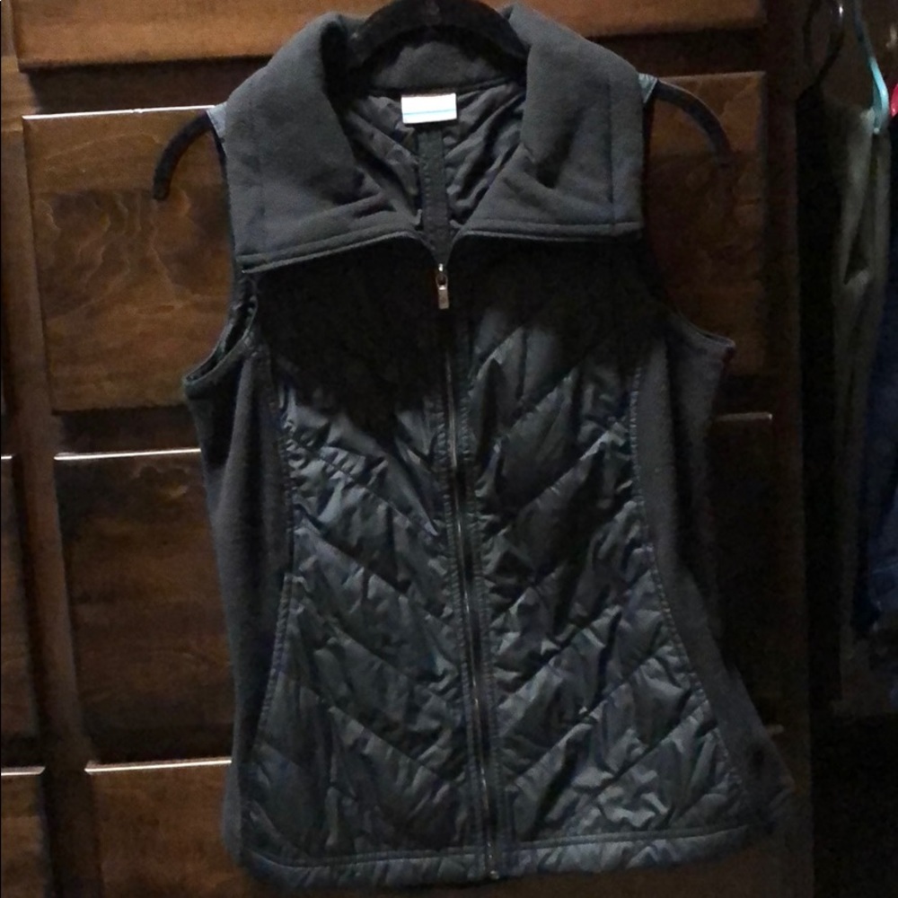 Like new Columbia vest size small